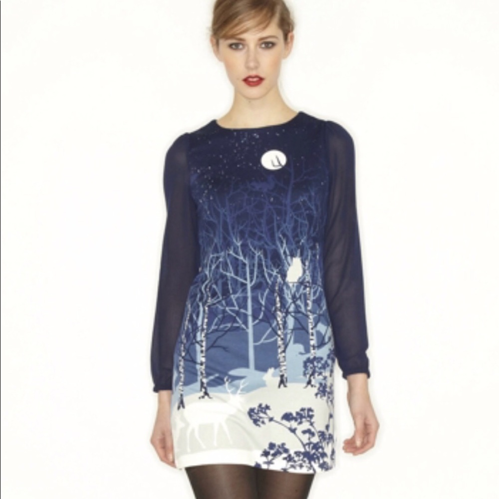NWOT dress sheer sleeves animal scene flattering